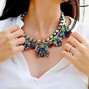 Banana republic bug statement necklace